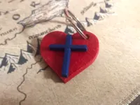 Porte-clés croix sur fond cœur — photo 1