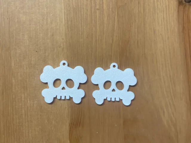 skull earrings