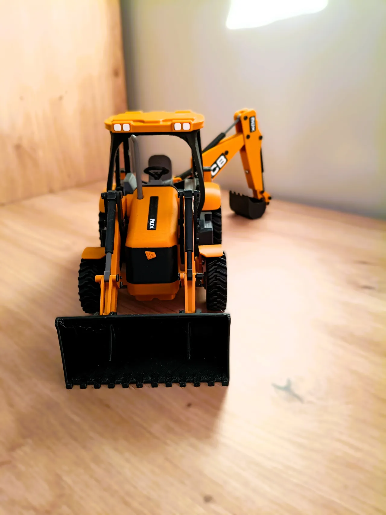 JCB 3CX Backhoe Loader ( Excavator ) 1:24 scale view 3