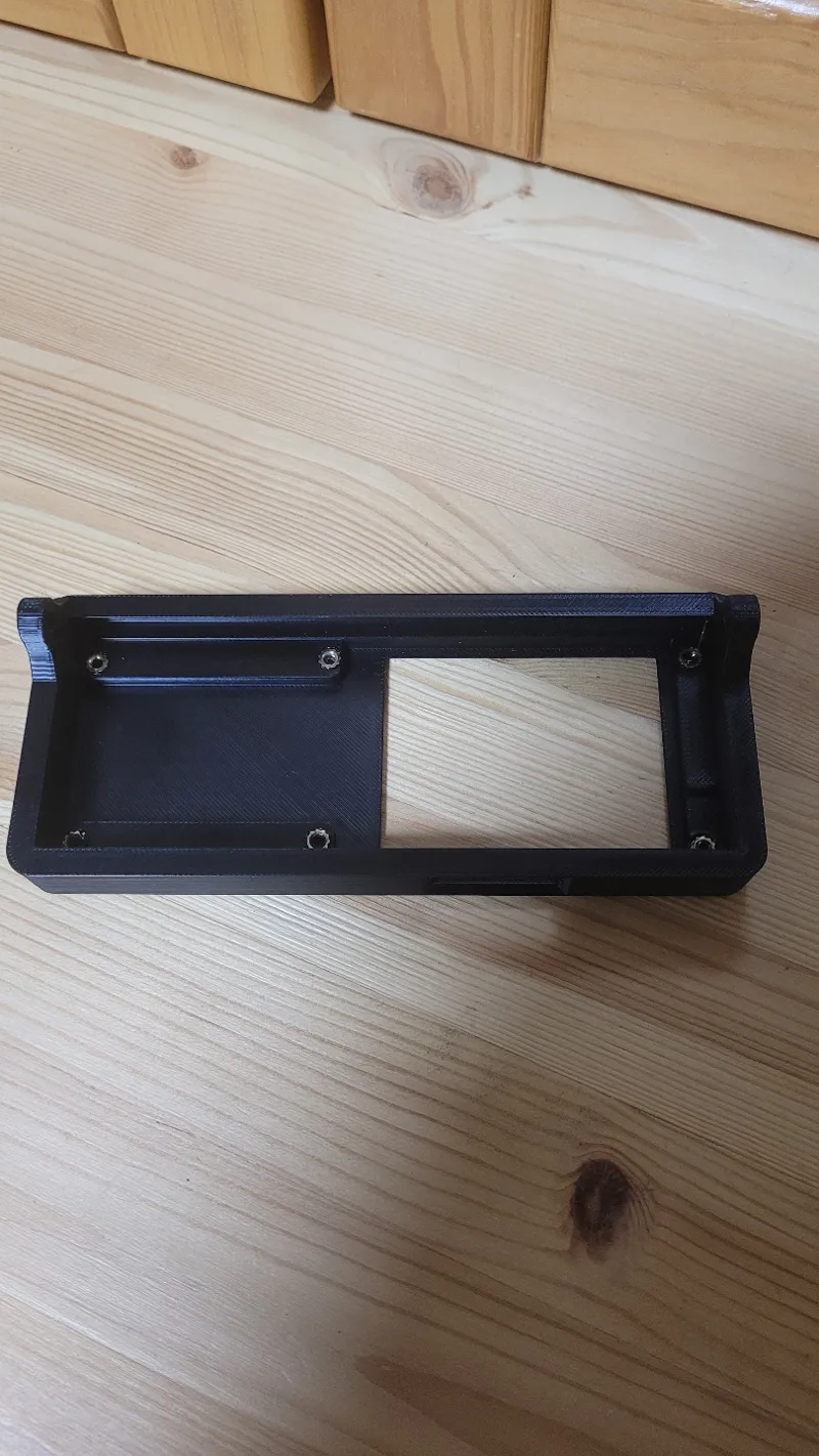 Xtouch mount with thread insers