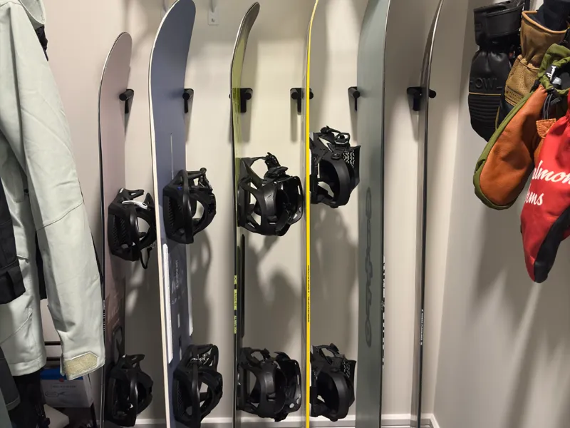 Ski/Snowboard storage 