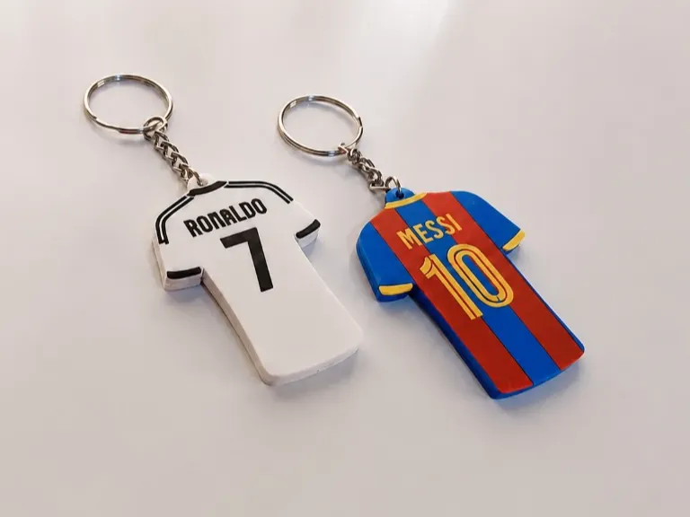 Llaveros de los dorsales de Messi y Ronaldo