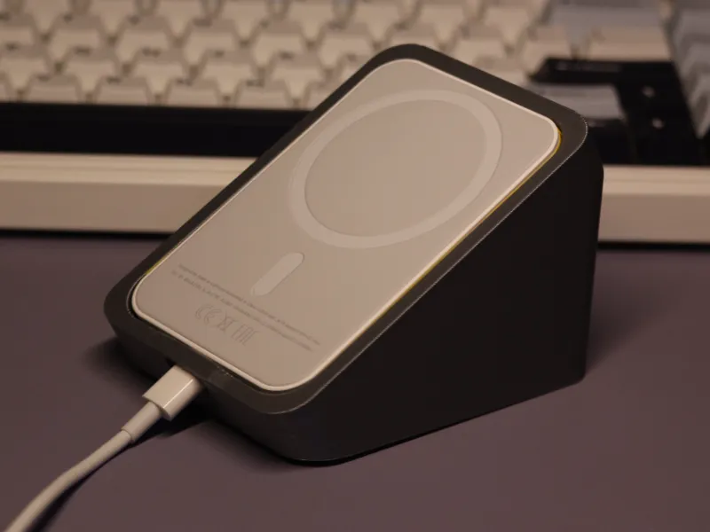 Apple MagSafe Battery Pack Tilted Stand