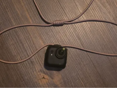 Insta360 GO Ultra magnetic pendant. 