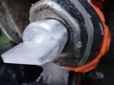 Dirt bike exhaust plug
