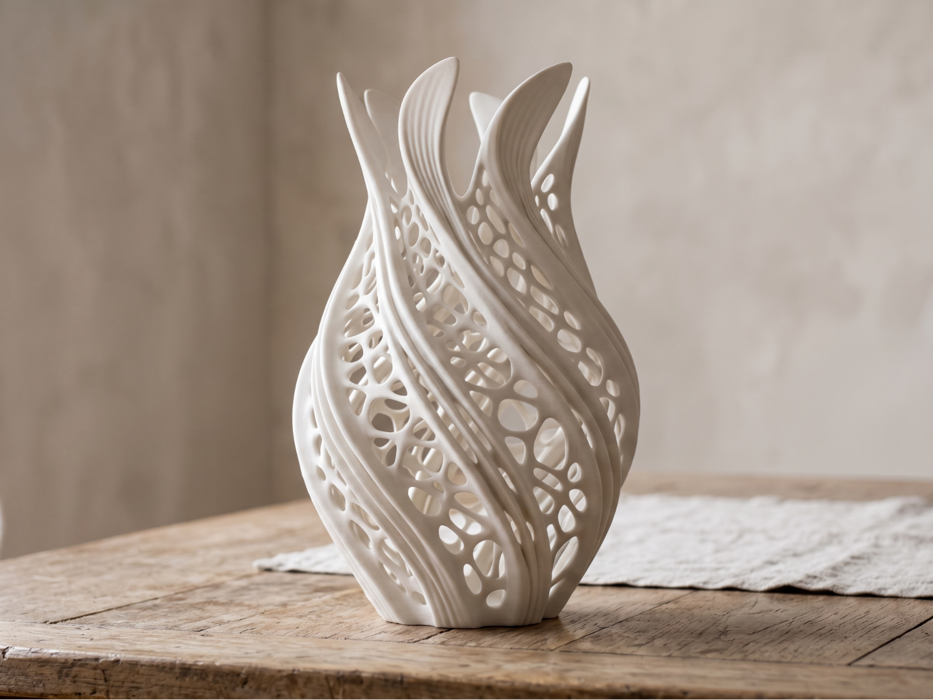 Aurelia Vase Organic Voronoi Spiral 