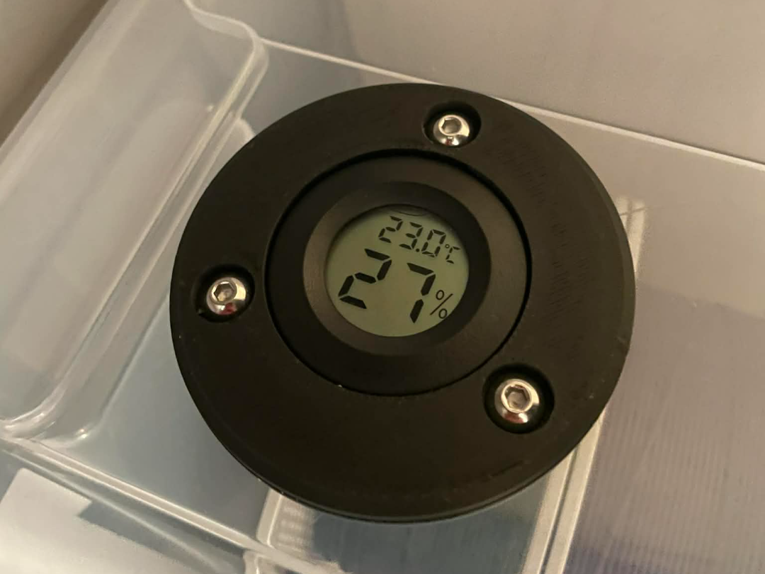 Thermometer & Hygrometer Mount – Screw Fix Holder