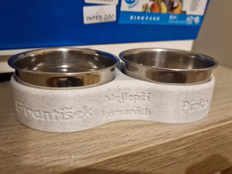 Parakeet floor bowl holder
