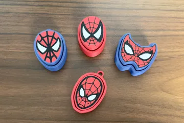 Objeto manipulable: Spider-Man Fidget Clicker Set — vista de referencia 4