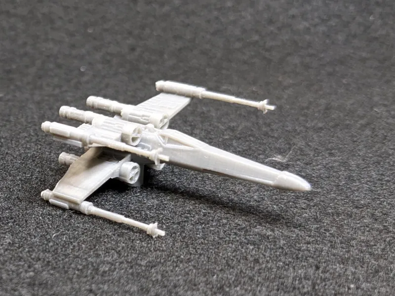 X-Wing - vertical with tree supports