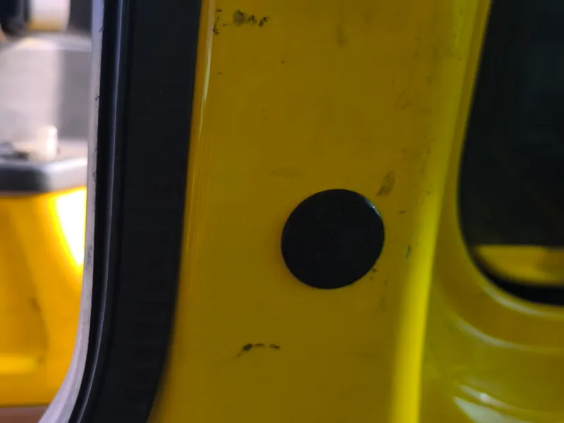 VW Caddy Mk3 round plug for the cargo space