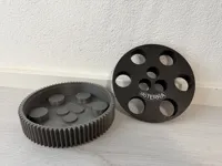Untere Seite mit spitzigen Rillen
