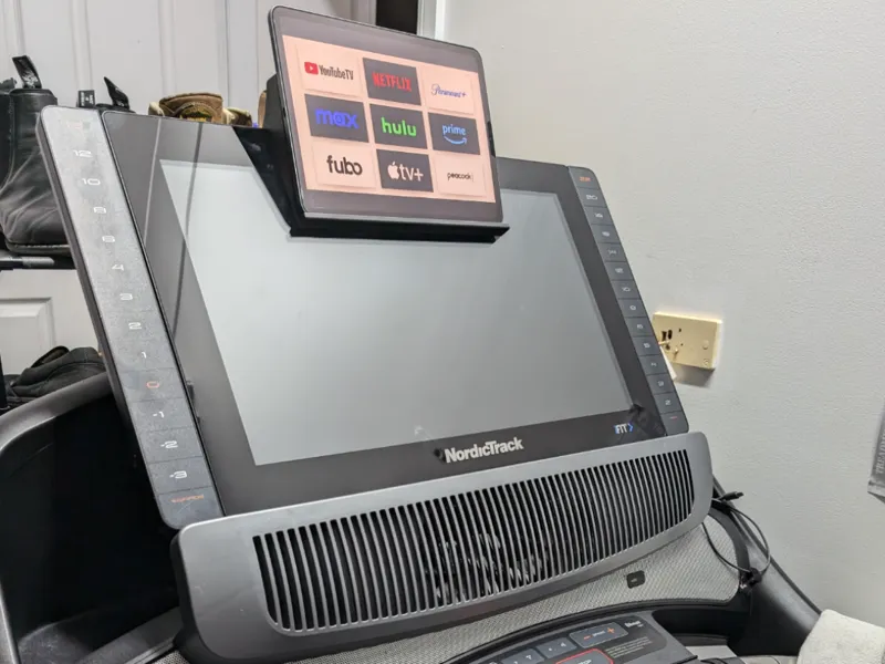 Phone & Tablet holder Nordictrack 2950 Treadmill