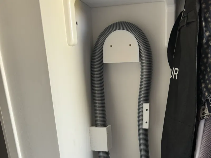 Vacuum Hose & Accessories Wall Mount