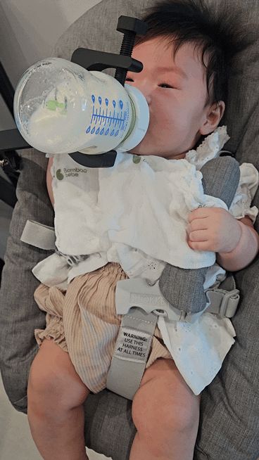 Hands-Free Baby Bottle Auto Feeder – Camera Mount