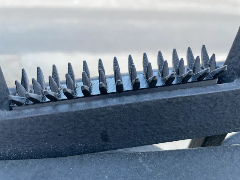 Stabiler Vogelschutz für Gartenzäune - steckbar
