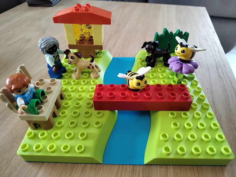 Duplo compatible baseplate with river