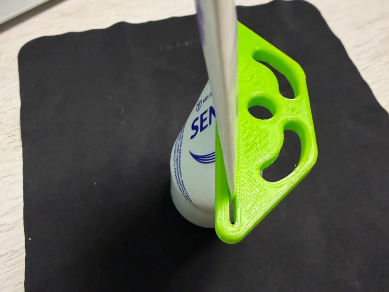 ToothpasteSqueezer