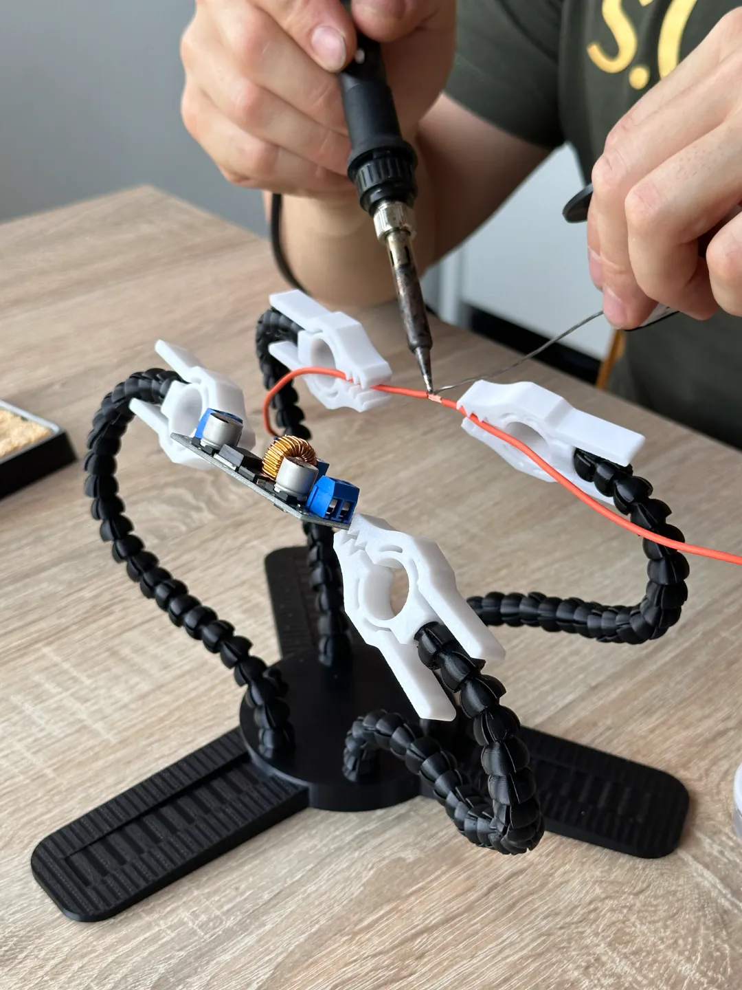 Soldering Tool Holder Flexible Arms helping hands view 2