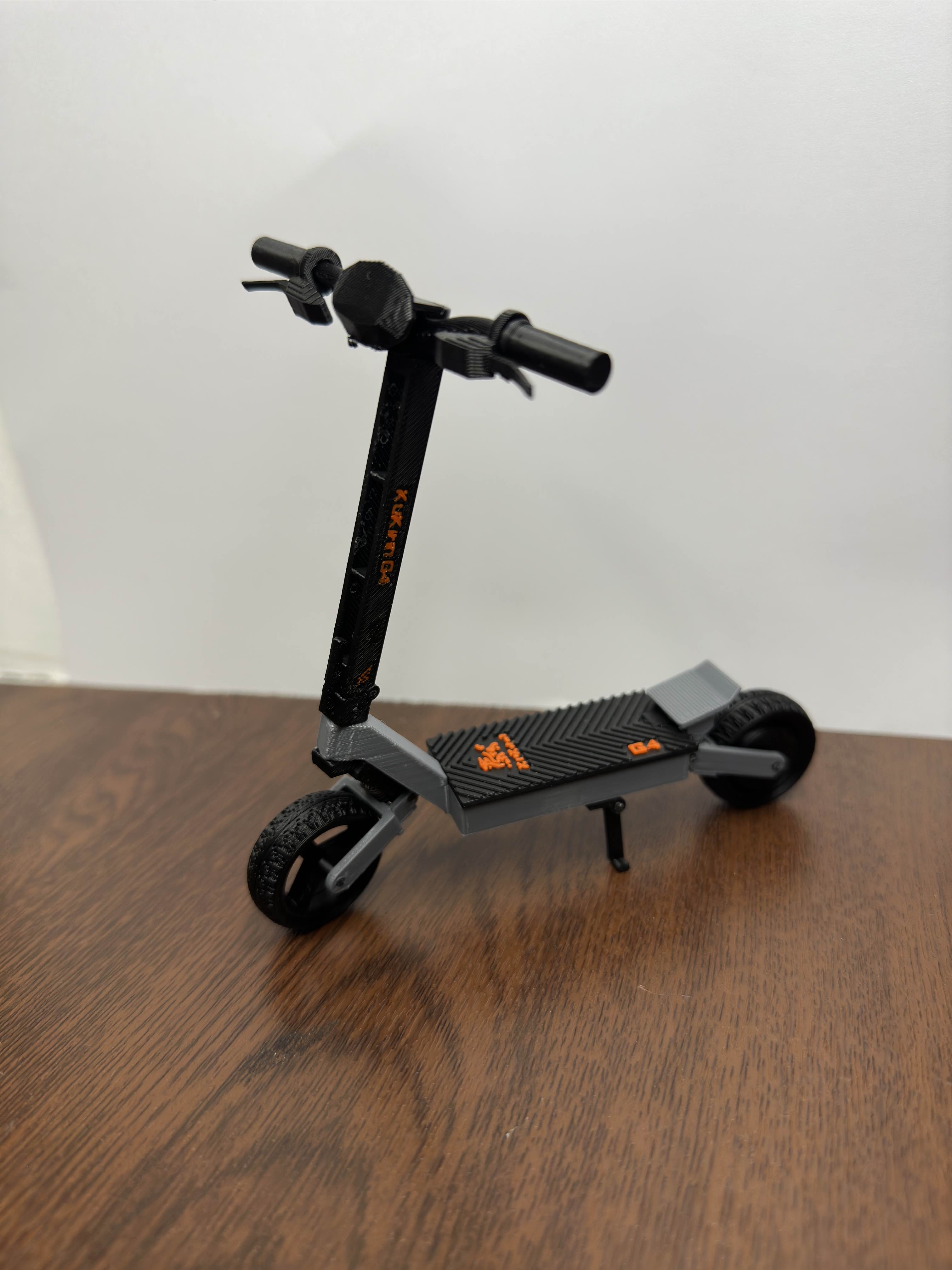 Miniatura 2 do modelo 3D Mini Kukirin G4