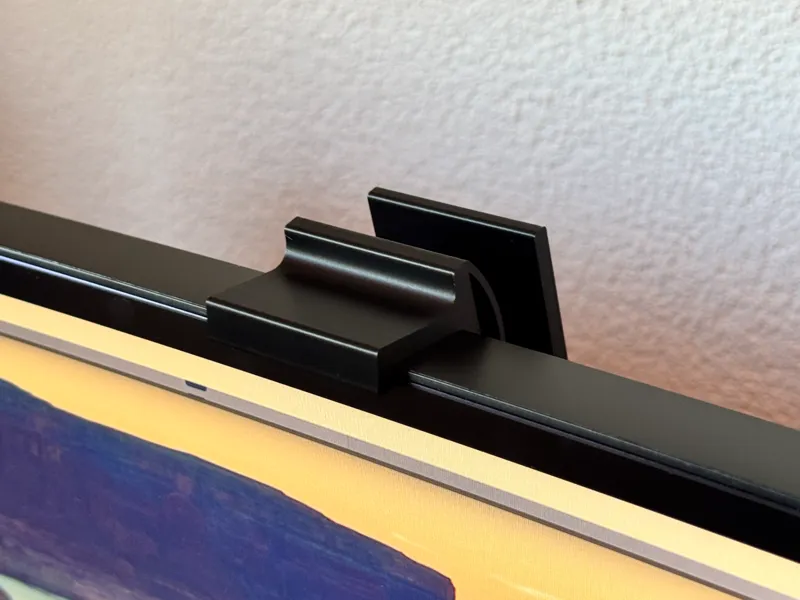 Continuity Camera phone mount for HP Z38C monitor