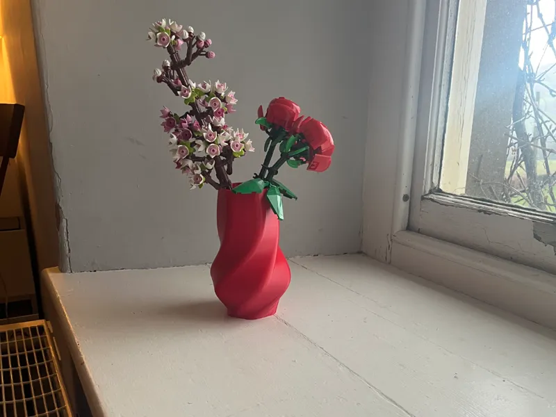 Twisted vase 01