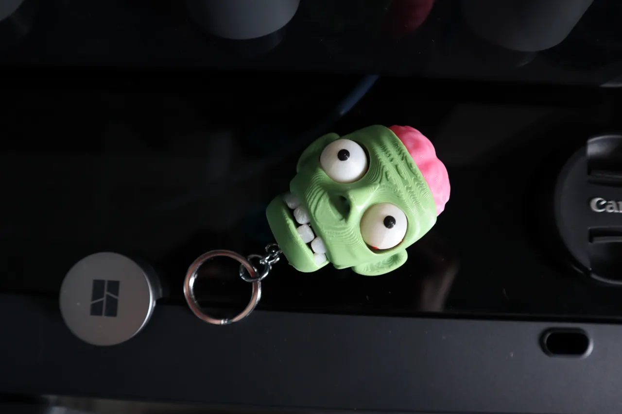 fidget zombie keychain view 2