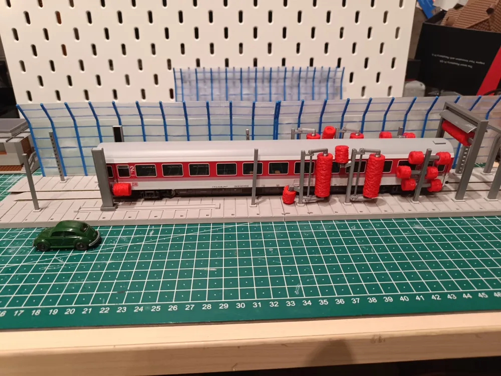 Train washing plant for Roco Line without track bed in H0 scale - Free ...