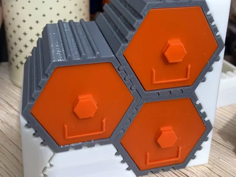 Spliced cellular storage box