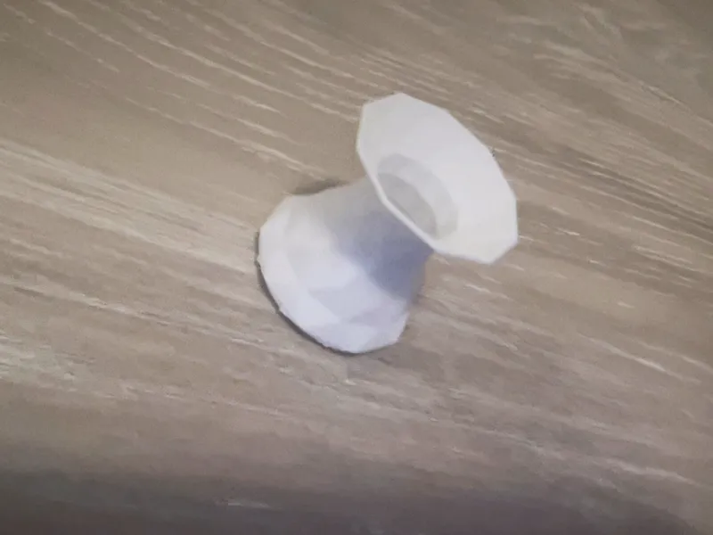 Low poly vase mini