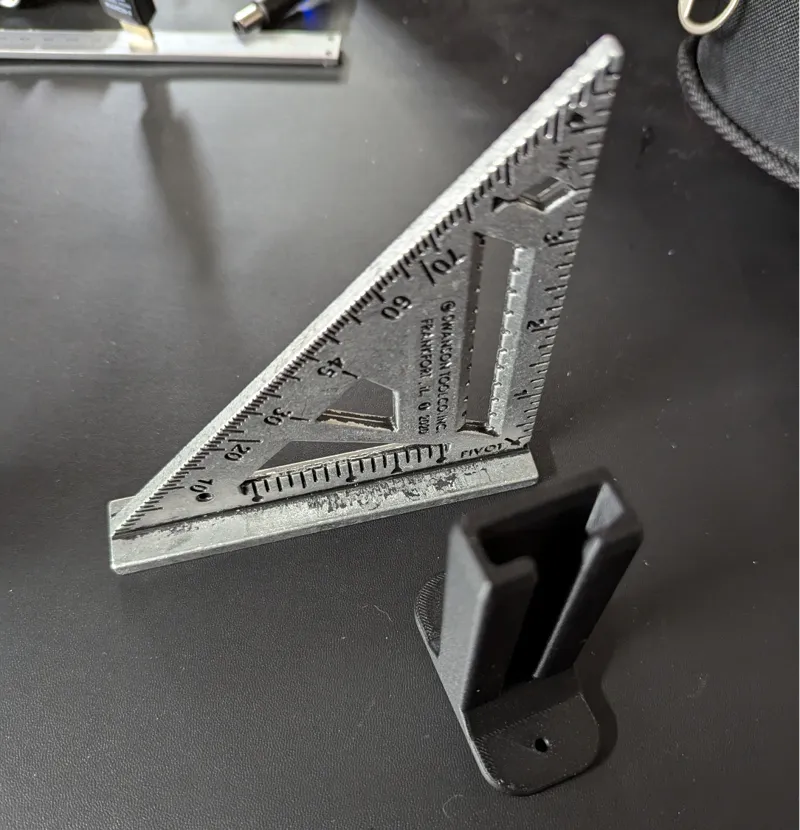 Speed Square Holder - SKADIS M3 T-Nut