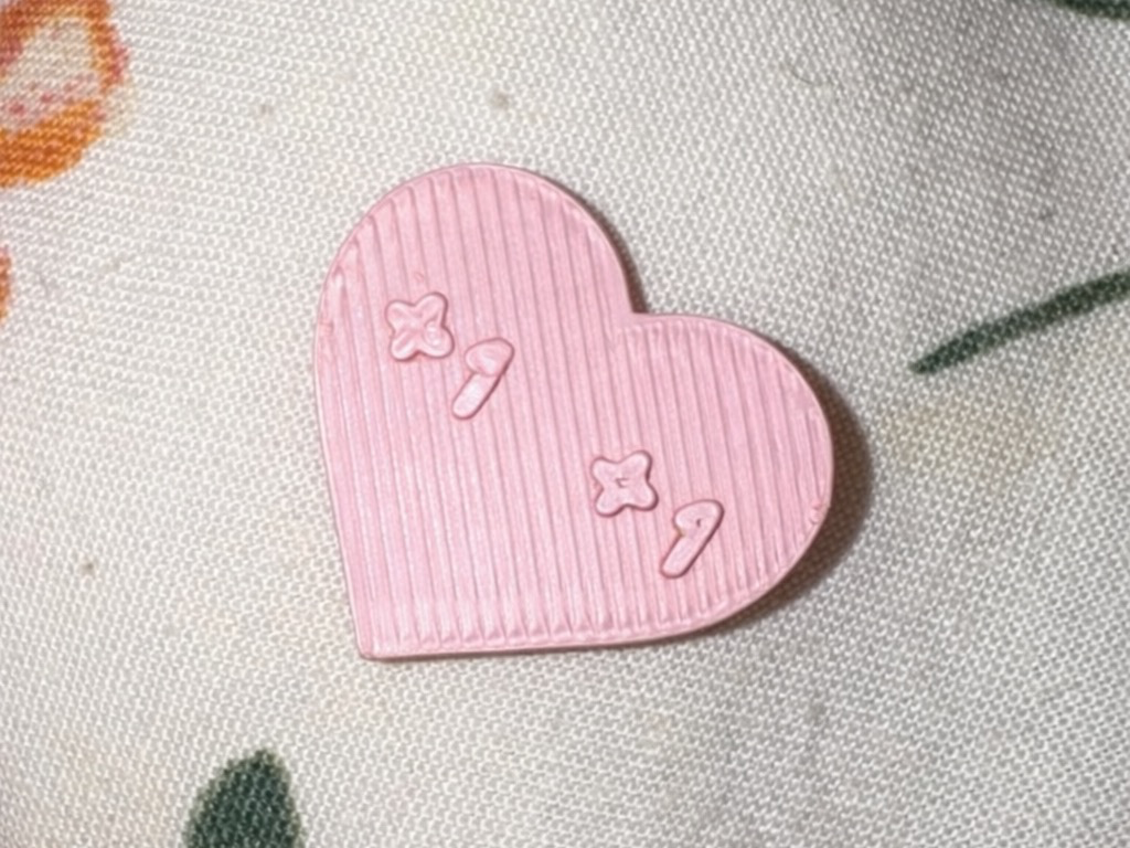 Token +1/+1 heart shape