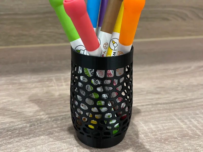 Mesh-Stiftebecher