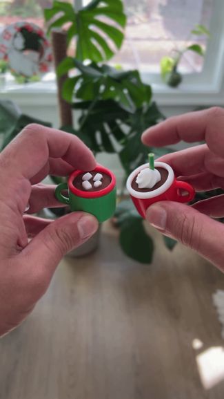 Fidget Christmas hot chocolate mug Clicky