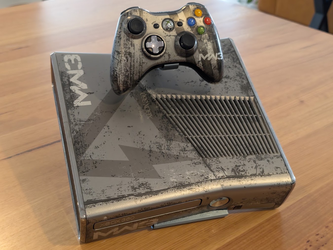 Xbox 360 Console and Controller Display Stands - 1