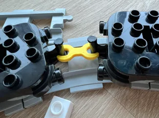 Duplo train clutch
