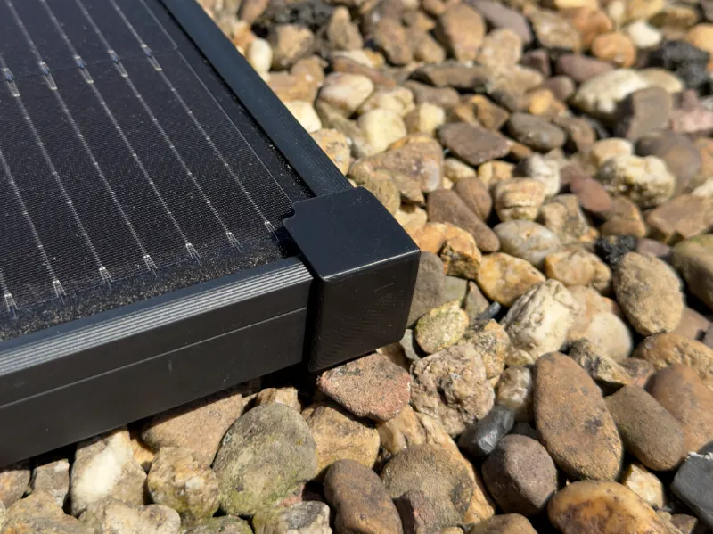 Solar Panel Corner Protector –  Klemmbefestigung