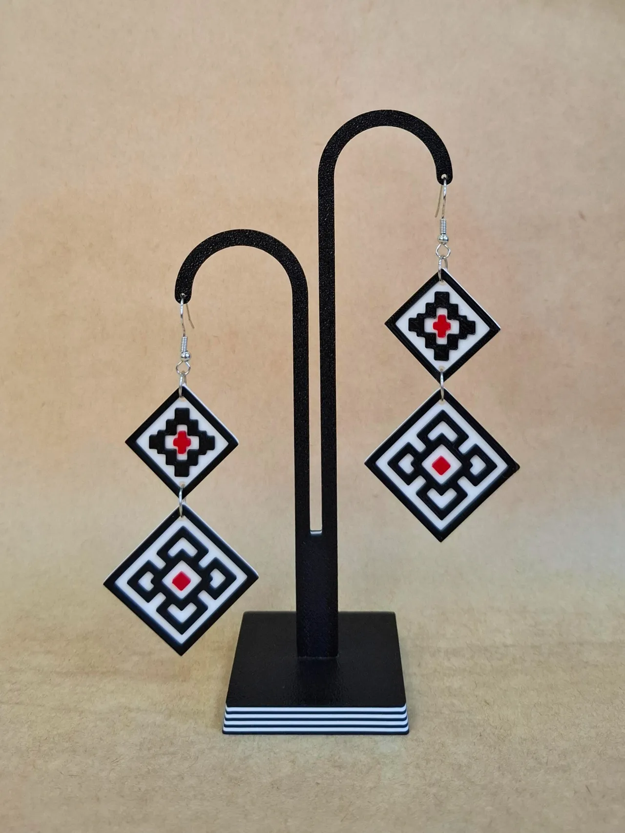 Geometric Diamond Pattern Earrings – Jewelry view 3