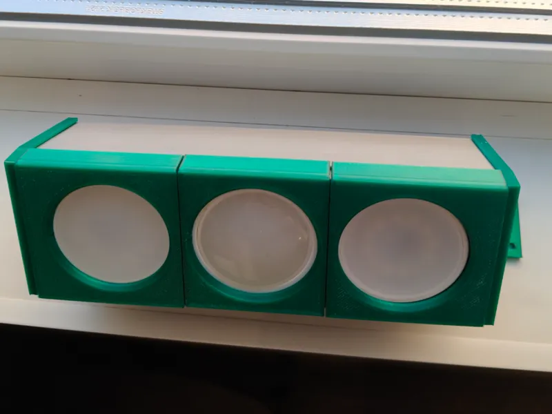 Wall Lamp for 3 x LED GU5.3 / Regulable 45° Step