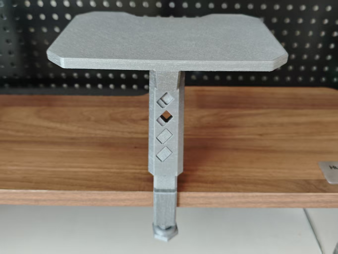 Miniatura 2 do modelo 3D 桌夹增高架（可调节高度）