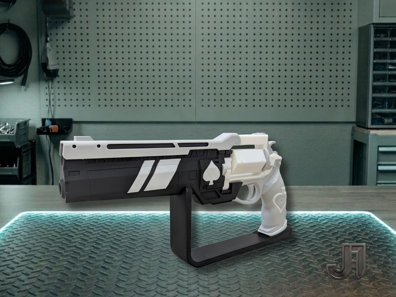 Ace of Spades – Destiny-Inspired Hand Cannon 