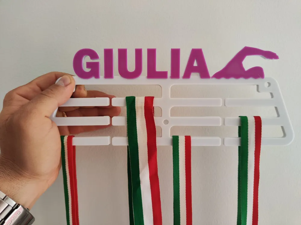 Porta medaglie, resistente in alluminio persolizzabile a colori