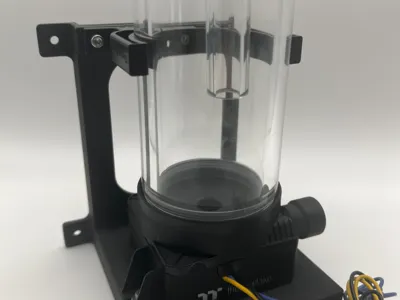 Thermaltake Reservoir & Pump Mount Watercooling