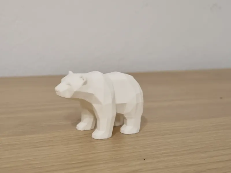 Low Poly Eisbär