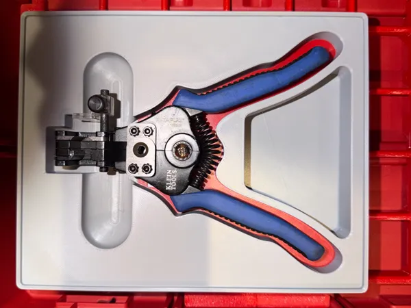 https://makerworld.bblmw.com/makerworld/model/USa3d59bf7eb5dc2/design/2025-12-13_60a77ed2c4ffb8.jpeg