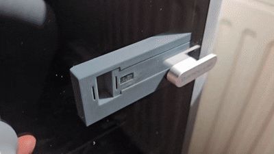 Child Safety Door Lock (Magnetic Self-Locking)