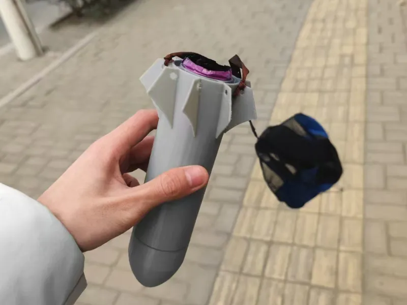 无人机拉烟遥控弹