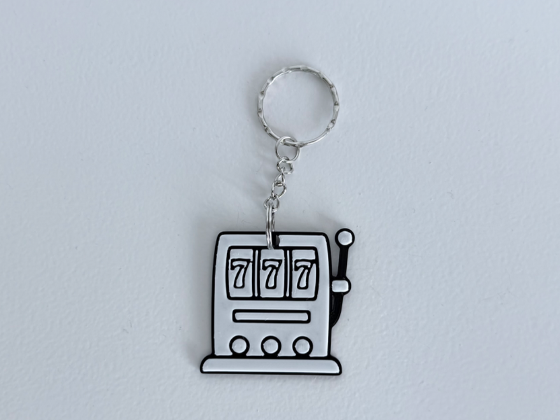 Lucky 777 Slot Machine Keychain
