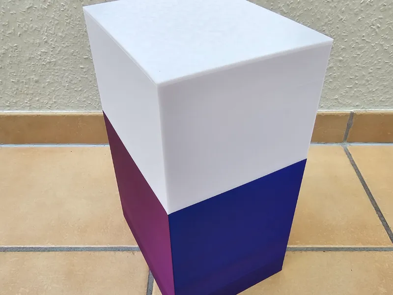 simple, strudy, closable box
