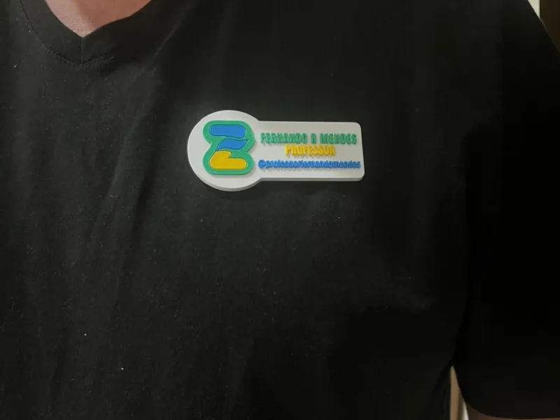 CRACHÁ MAGNÉTICO PERSONALIZADO